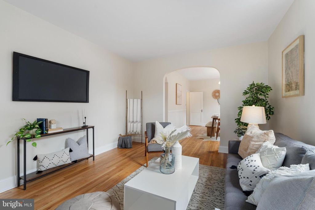 Image 2 of property listing at 2718 ALDEN, Baltimore, MD 21234