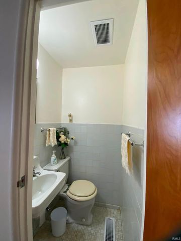 333 Manchester Drive, South Bend, IN 46615