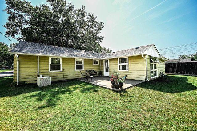 333 Manchester Drive, South Bend, IN 46615