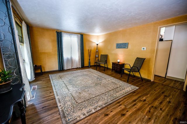 333 Manchester Drive, South Bend, IN 46615