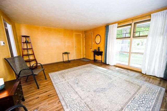 333 Manchester Drive, South Bend, IN 46615