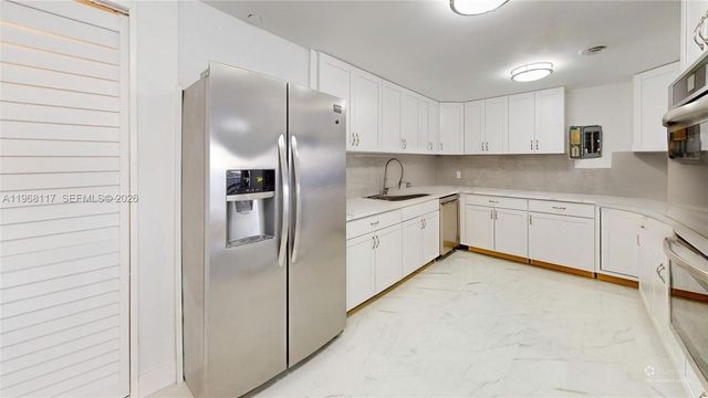 1800 NE 114th St 1705, Miami, FL 33181