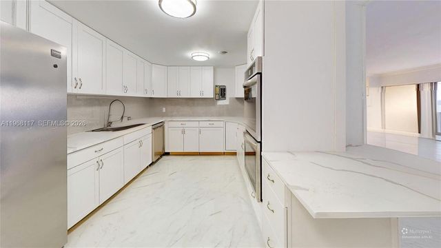 1800 NE 114th St 1705, Miami, FL 33181