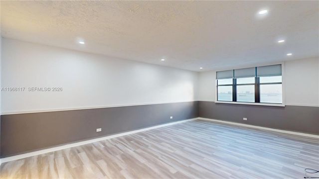 1800 NE 114th St 1705, Miami, FL 33181