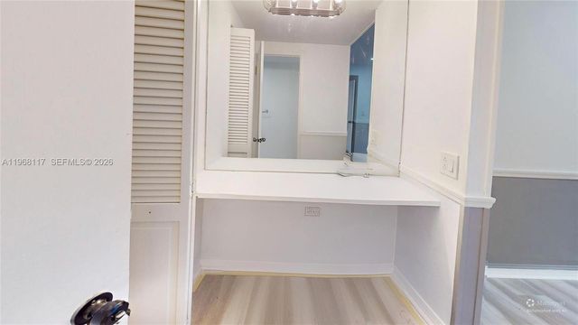 1800 NE 114th St 1705, Miami, FL 33181