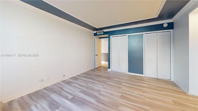 1800 NE 114th St 1705, Miami, FL 33181