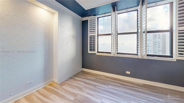 1800 NE 114th St 1705, Miami, FL 33181