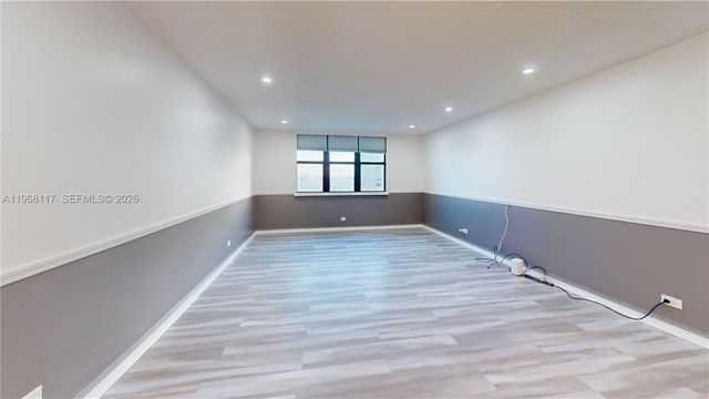 1800 NE 114th St 1705, Miami, FL 33181