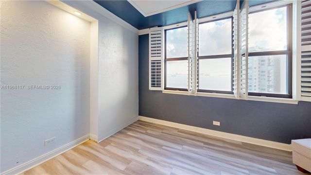 1800 NE 114th St 1705, Miami, FL 33181