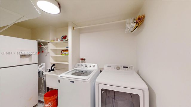 1800 NE 114th St 1705, Miami, FL 33181