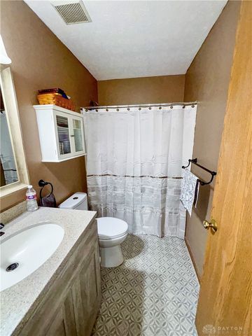 943 Pheasant Run Drive, Trenton, OH 45067