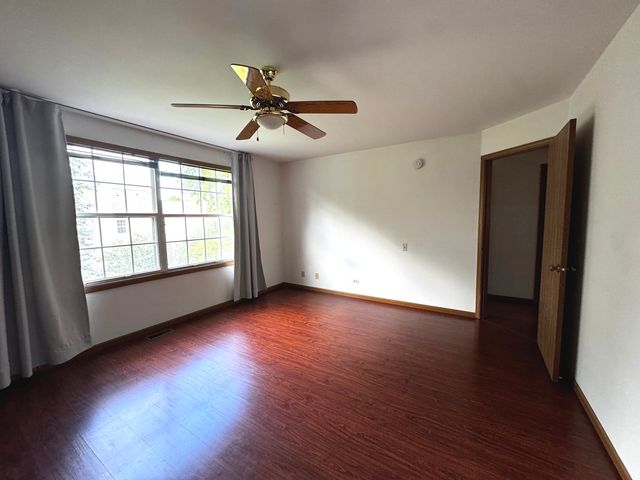 1404 W Sapphire Drive 1404, Hoffman Estates, IL 60192