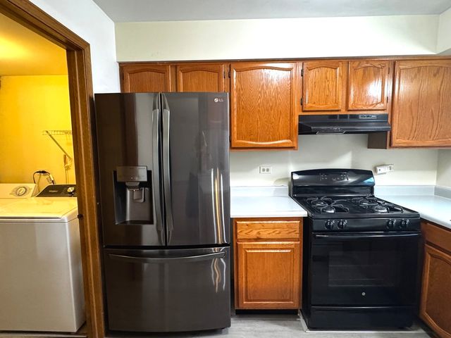1404 W Sapphire Drive 1404, Hoffman Estates, IL 60192