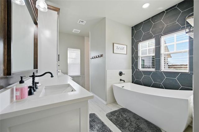 13700 Timber Ridge Estates Boulevard, Yukon, OK 73099