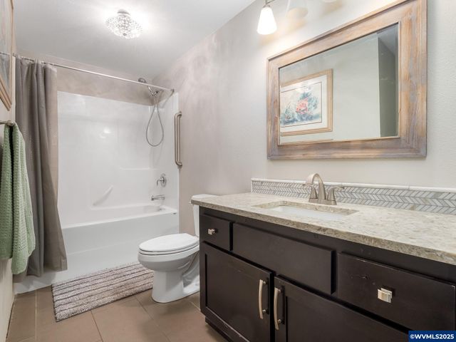 17200 NE Slope Ln, Newberg, OR 97132