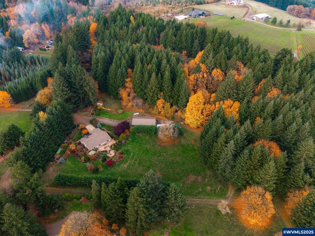 17200 NE Slope Ln, Newberg, OR 97132