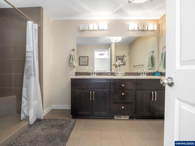 17200 NE Slope Ln, Newberg, OR 97132