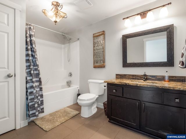 17200 NE Slope Ln, Newberg, OR 97132