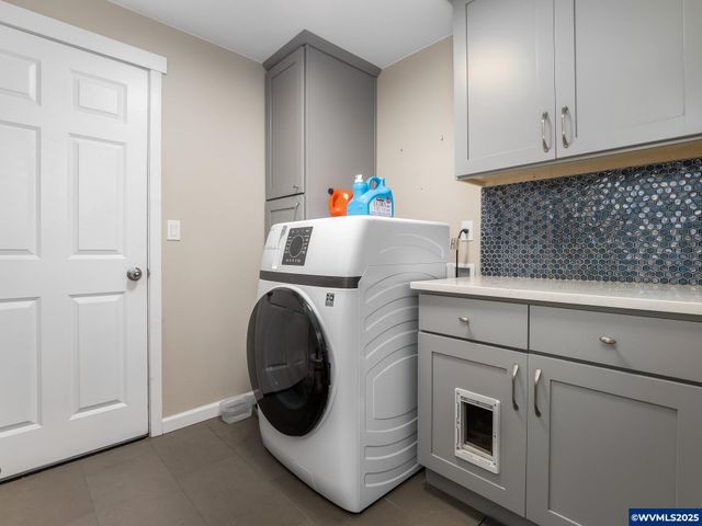 17200 NE Slope Ln, Newberg, OR 97132