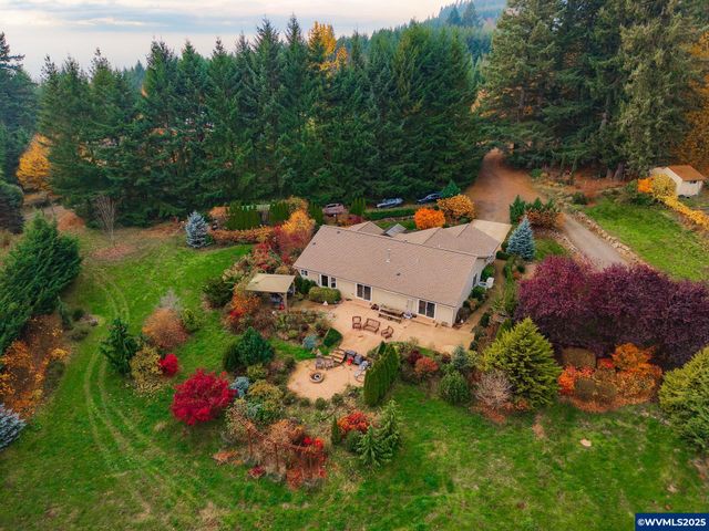 17200 NE Slope Ln, Newberg, OR 97132