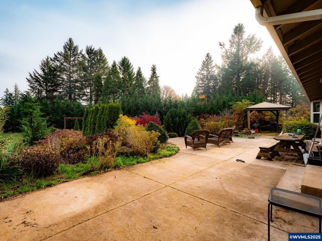 17200 NE Slope Ln, Newberg, OR 97132