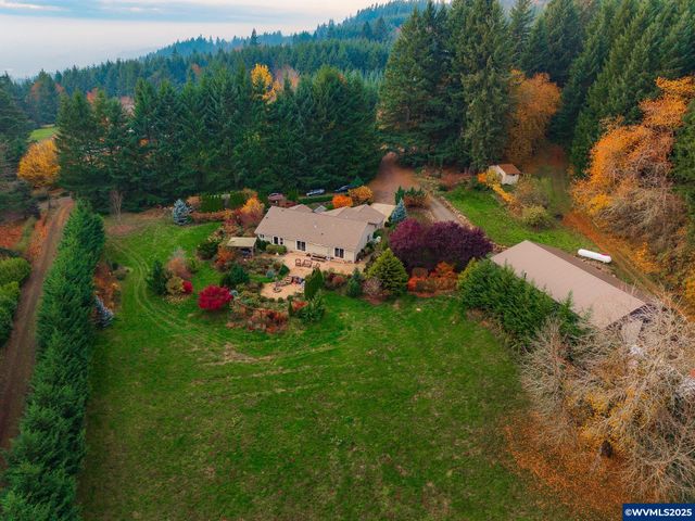 17200 NE Slope Ln, Newberg, OR 97132