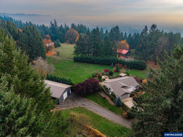 17200 NE Slope Ln, Newberg, OR 97132