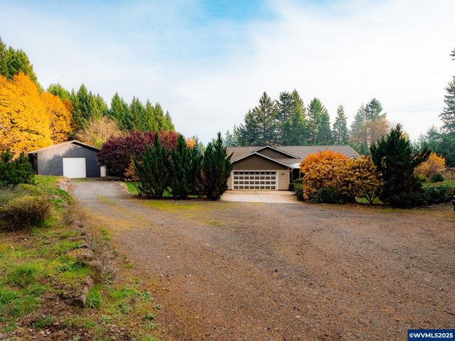 17200 NE Slope Ln, Newberg, OR 97132