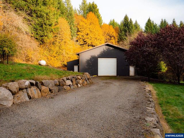 17200 NE Slope Ln, Newberg, OR 97132