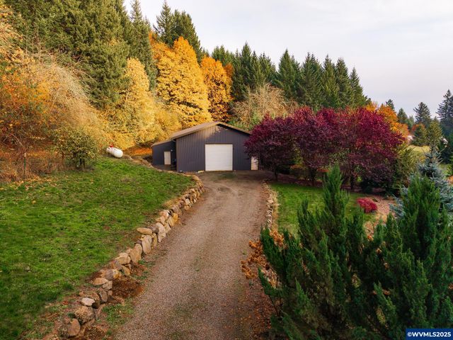 17200 NE Slope Ln, Newberg, OR 97132