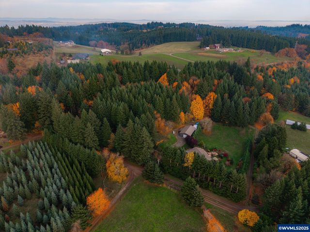 17200 NE Slope Ln, Newberg, OR 97132