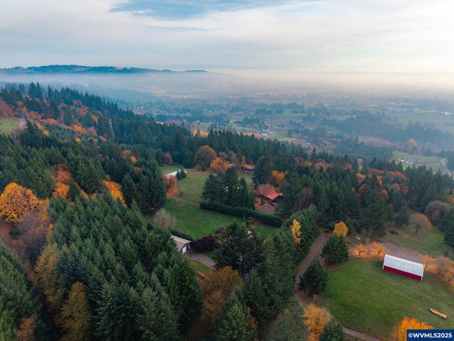 17200 NE Slope Ln, Newberg, OR 97132