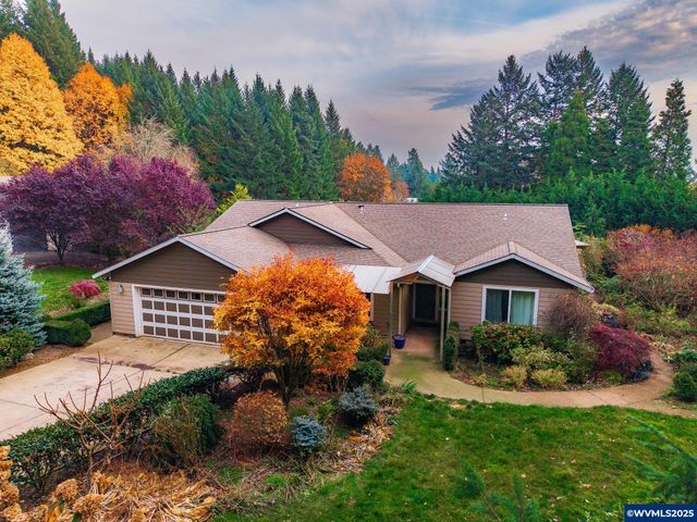 17200 NE Slope Ln, Newberg, OR 97132