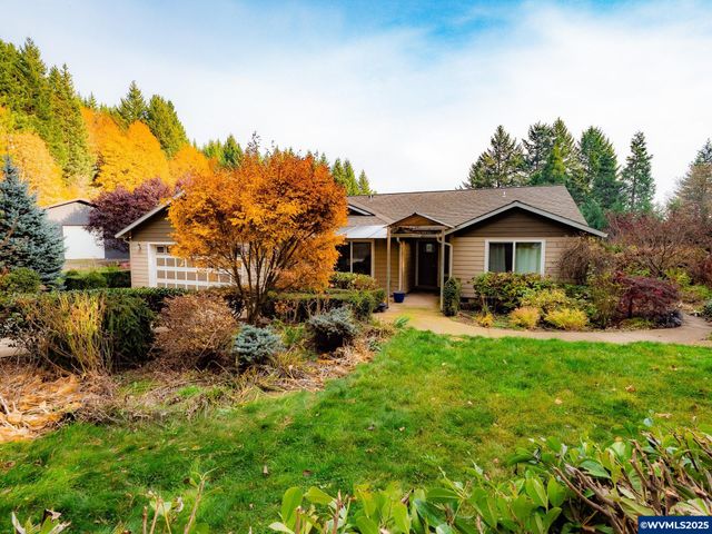 17200 NE Slope Ln, Newberg, OR 97132