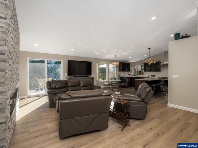 17200 NE Slope Ln, Newberg, OR 97132