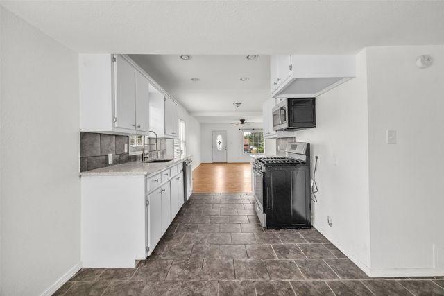 1332 S Knoxville Avenue, Tulsa, OK 74112