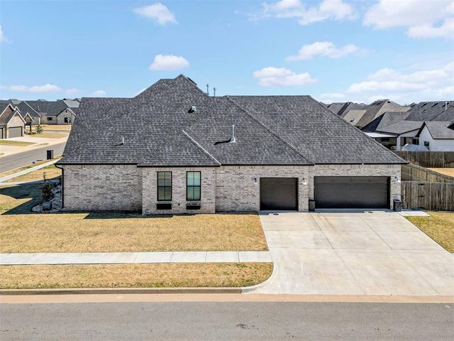 9308 NW 84th Terrace, Yukon, OK 73099
