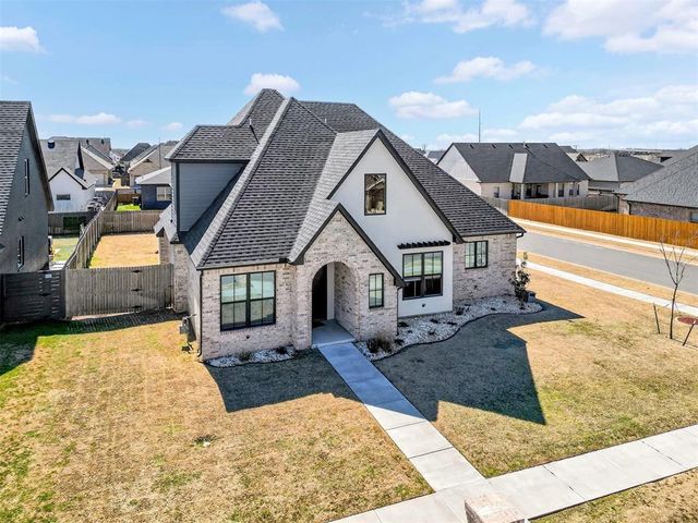 9308 NW 84th Terrace, Yukon, OK 73099