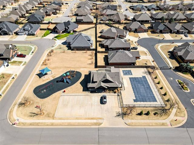 9308 NW 84th Terrace, Yukon, OK 73099