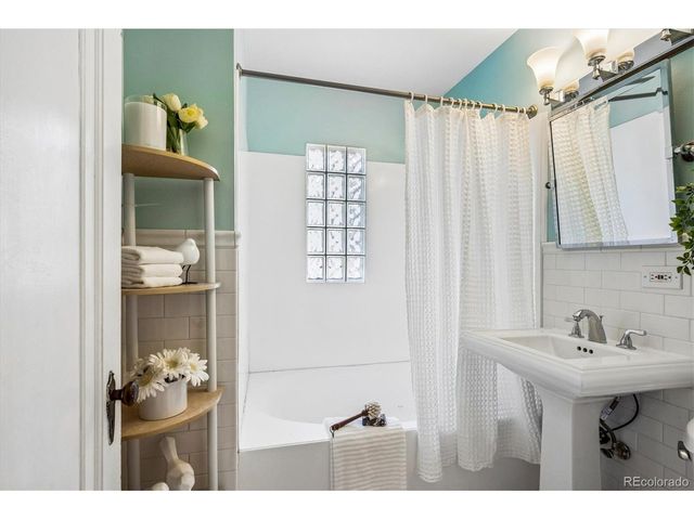 1718 Newport St, Denver, CO 80220