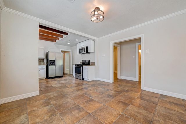 817 Eleanor Street, Houston, TX 77009
