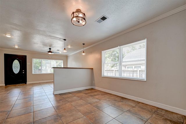 817 Eleanor Street, Houston, TX 77009