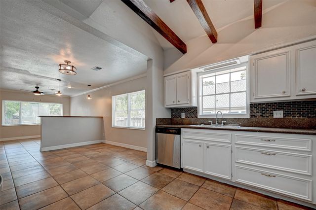 817 Eleanor Street, Houston, TX 77009