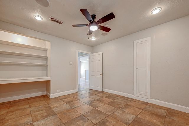 817 Eleanor Street, Houston, TX 77009