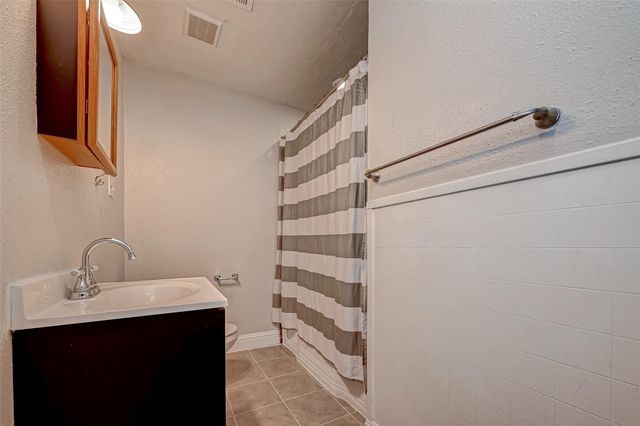 817 Eleanor Street, Houston, TX 77009