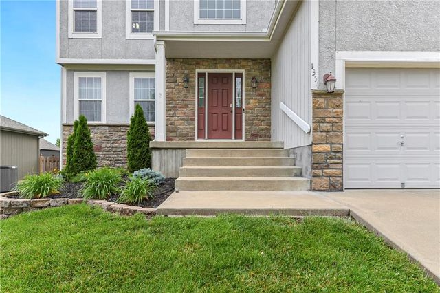 1354 Granite Street, Lansing, KS 66043