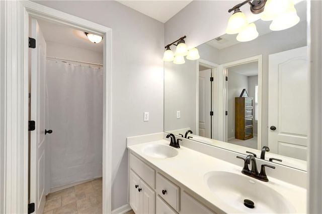 1354 Granite Street, Lansing, KS 66043