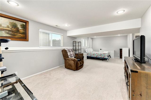 1354 Granite Street, Lansing, KS 66043