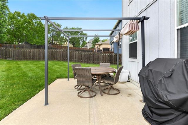 1354 Granite Street, Lansing, KS 66043