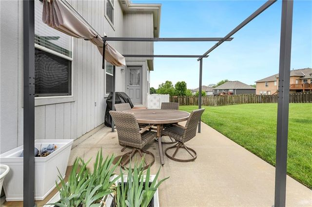 1354 Granite Street, Lansing, KS 66043
